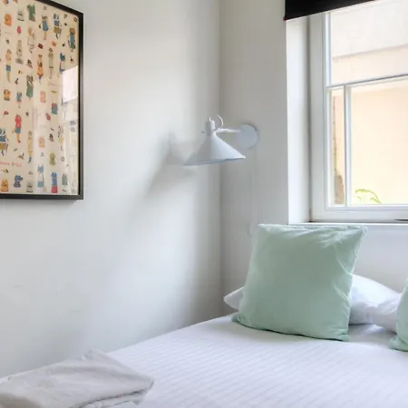 شقة Luxurious Ground Floor With Patio